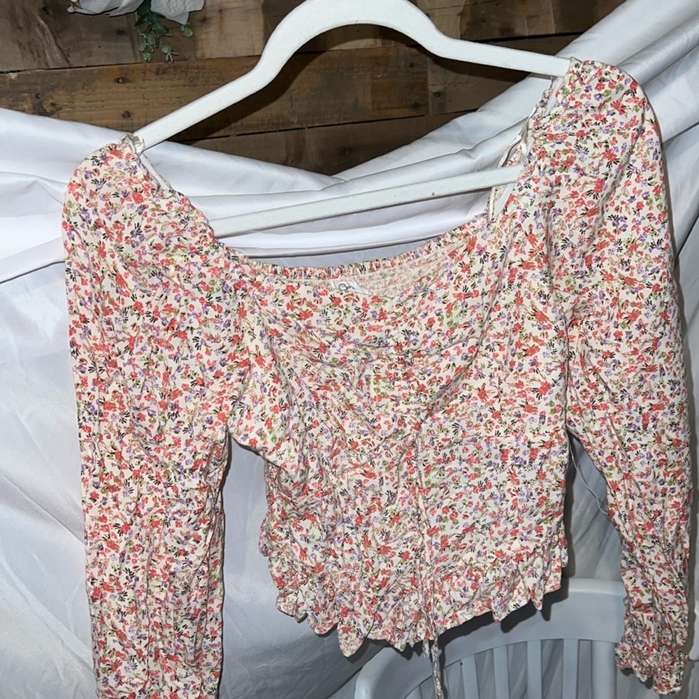 Long sleeve floral top